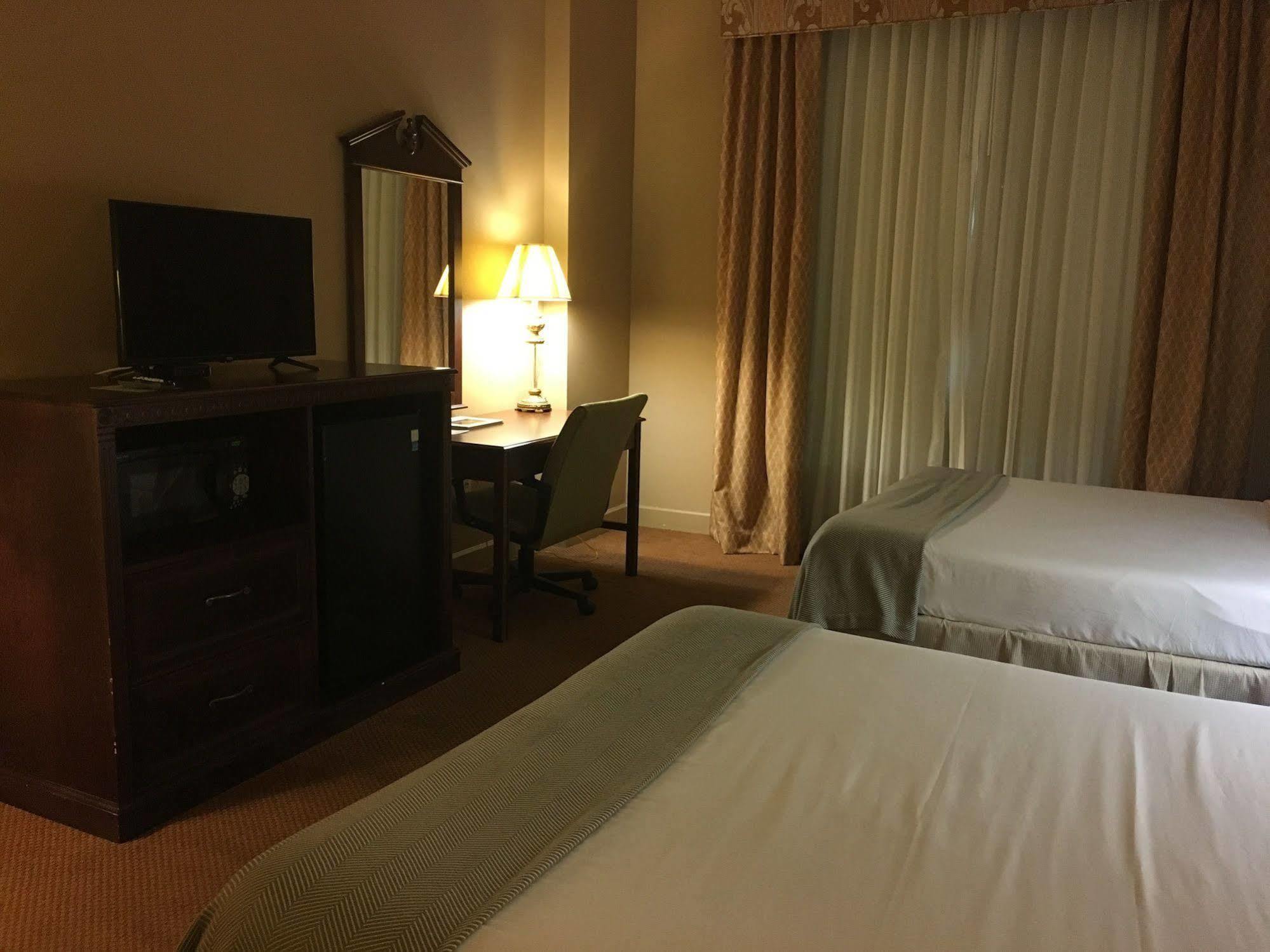 Inn On Broadway Downtown/Keeneland/Medical Center Лексингтън Екстериор снимка