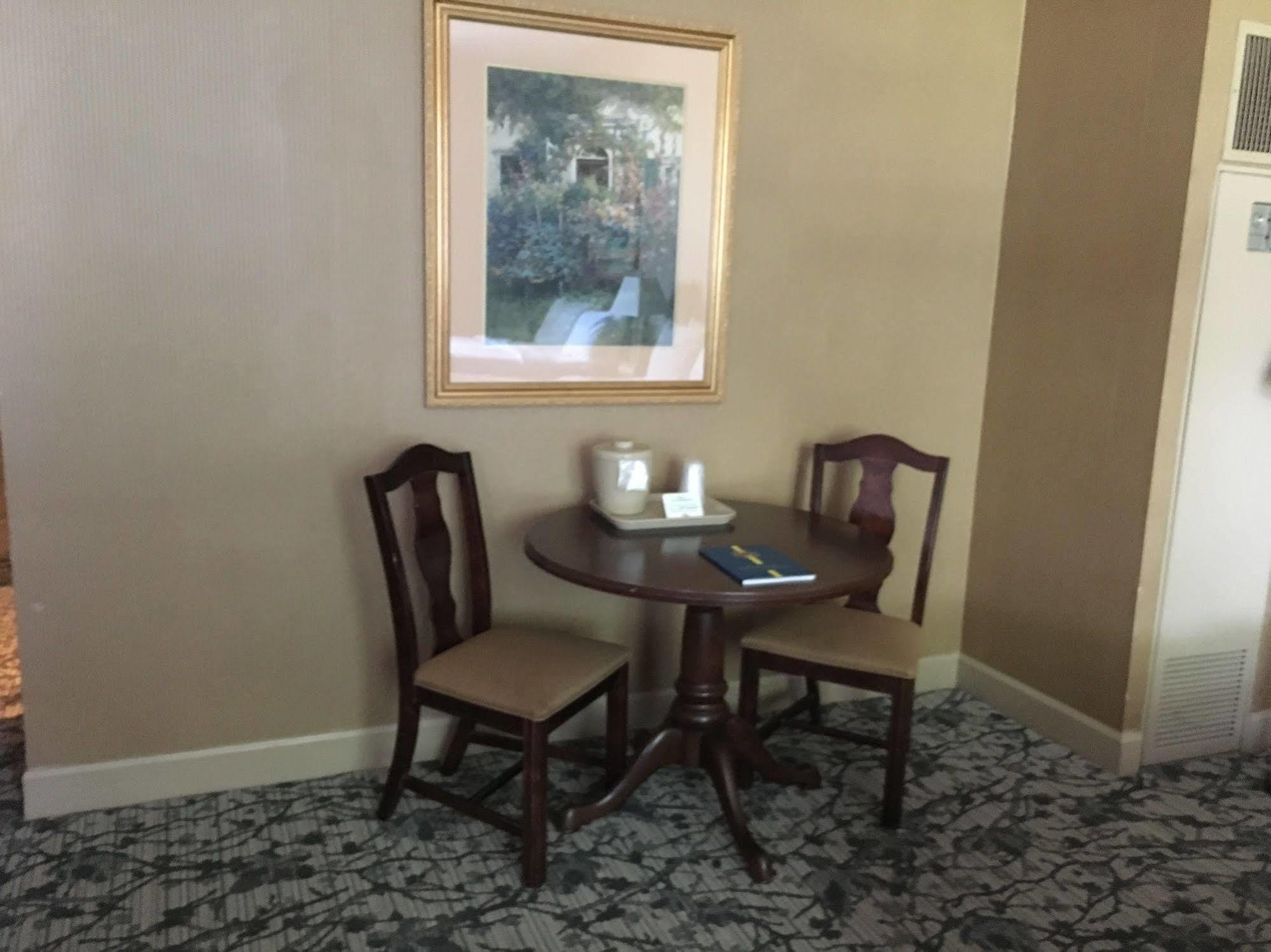 Inn On Broadway Downtown/Keeneland/Medical Center Лексингтън Екстериор снимка