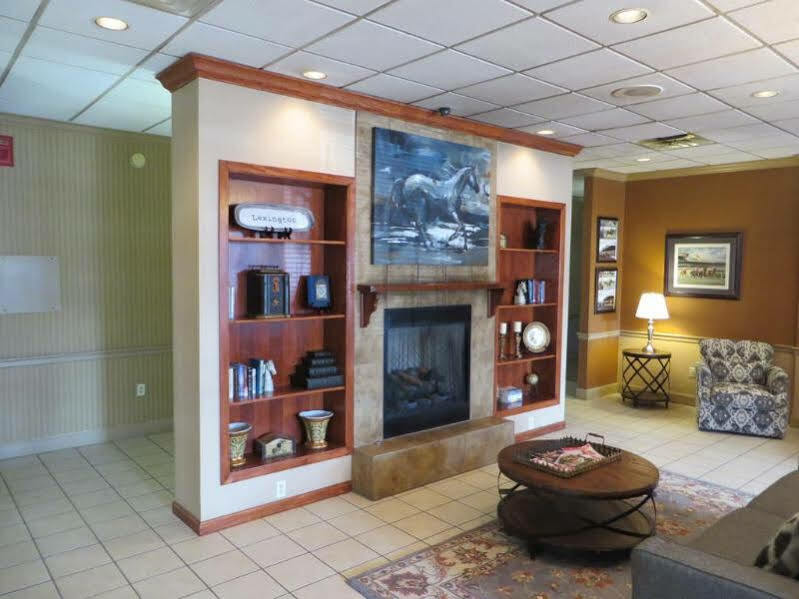 Inn On Broadway Downtown/Keeneland/Medical Center Лексингтън Екстериор снимка