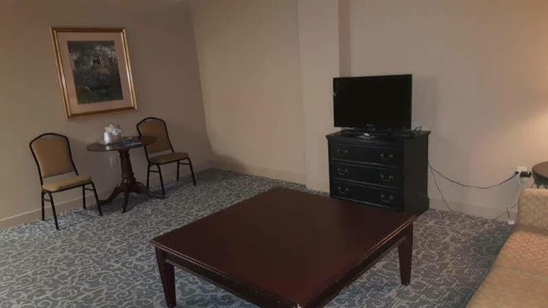 Inn On Broadway Downtown/Keeneland/Medical Center Лексингтън Екстериор снимка