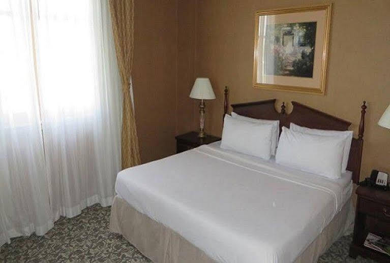 Inn On Broadway Downtown/Keeneland/Medical Center Лексингтън Екстериор снимка